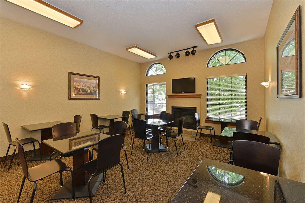 Kelly Inn 13Th Avenue Fargo Esterno foto