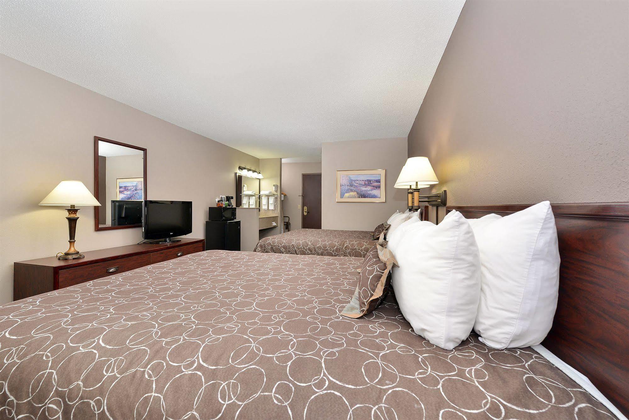 Kelly Inn 13Th Avenue Fargo Esterno foto