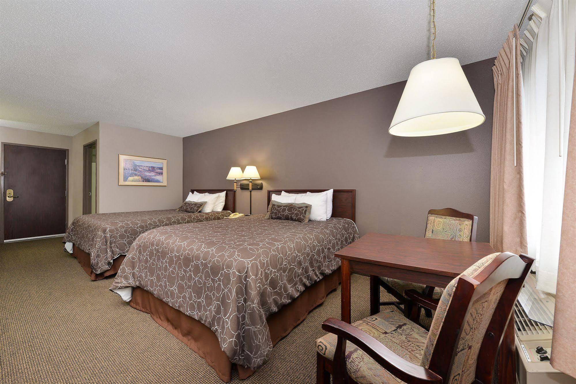 Kelly Inn 13Th Avenue Fargo Esterno foto