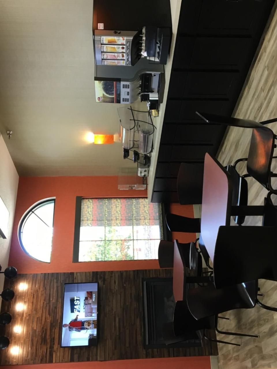 Kelly Inn 13Th Avenue Fargo Esterno foto